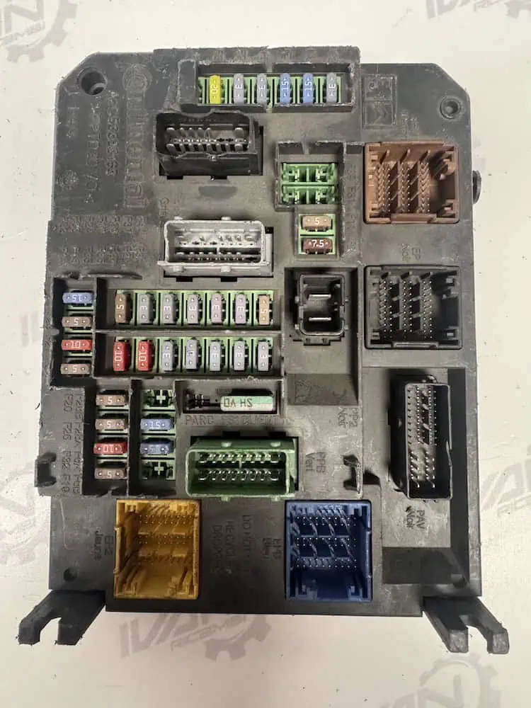 Body Computer BCM/BSI Citroen C4 Picasso - 9806098680