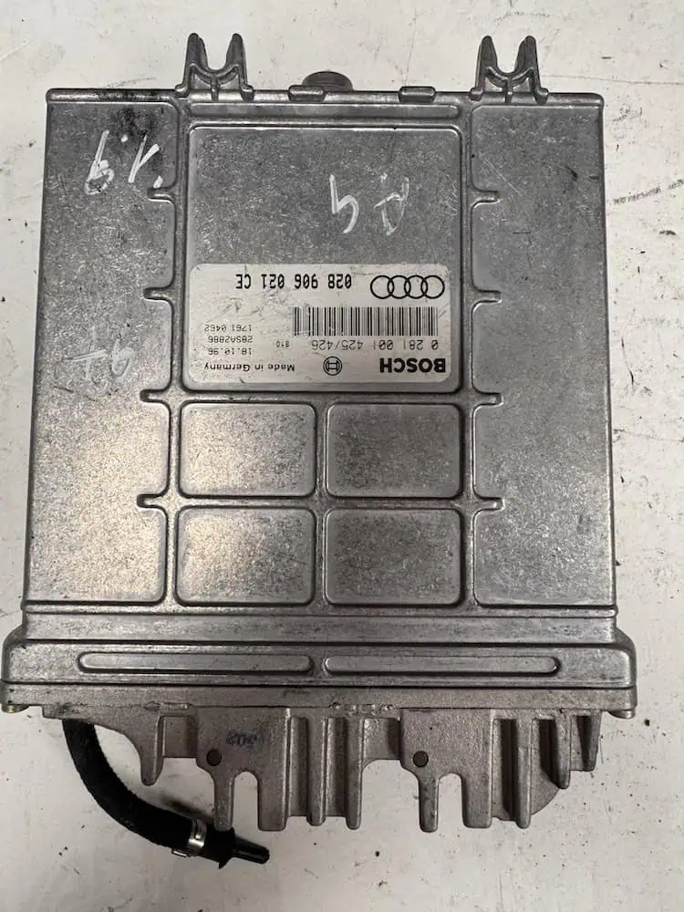 Centralina Motore Audi A4 1.9 TDI - 028906021CE