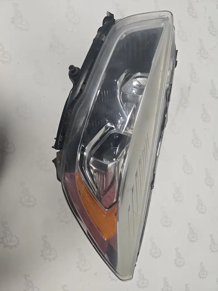 Fanale Anteriore SX Ford Kuga – 90102137