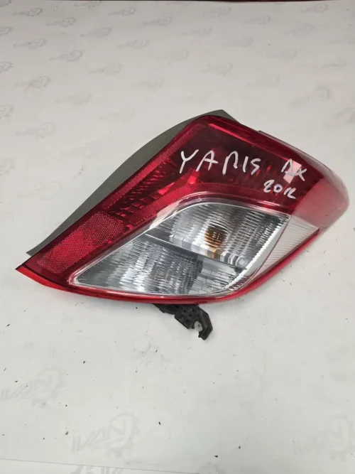 Stop/Fanale Posteriore DX Toyota Yaris 1.0 12V (51kw) - 815510D370