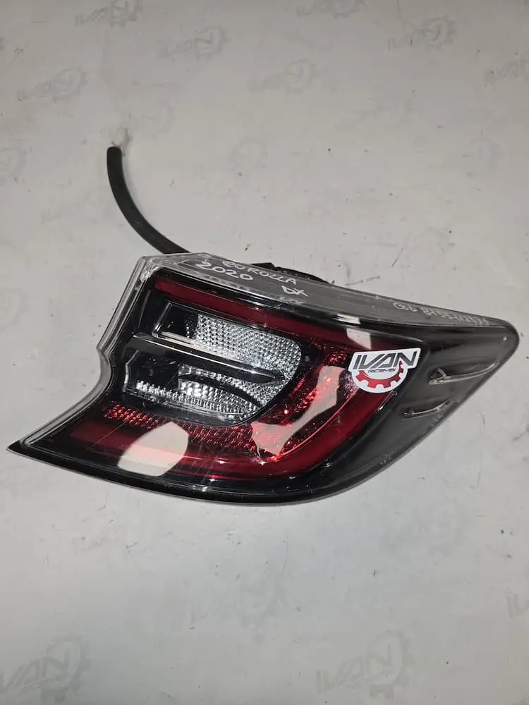 Stop/Fanale Posteriore DX Toyota Corolla Hatchback - 8155112D31