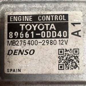 Centralina Motore Toyota Yaris 1.3 VVT-i 16V - 896610DD40
