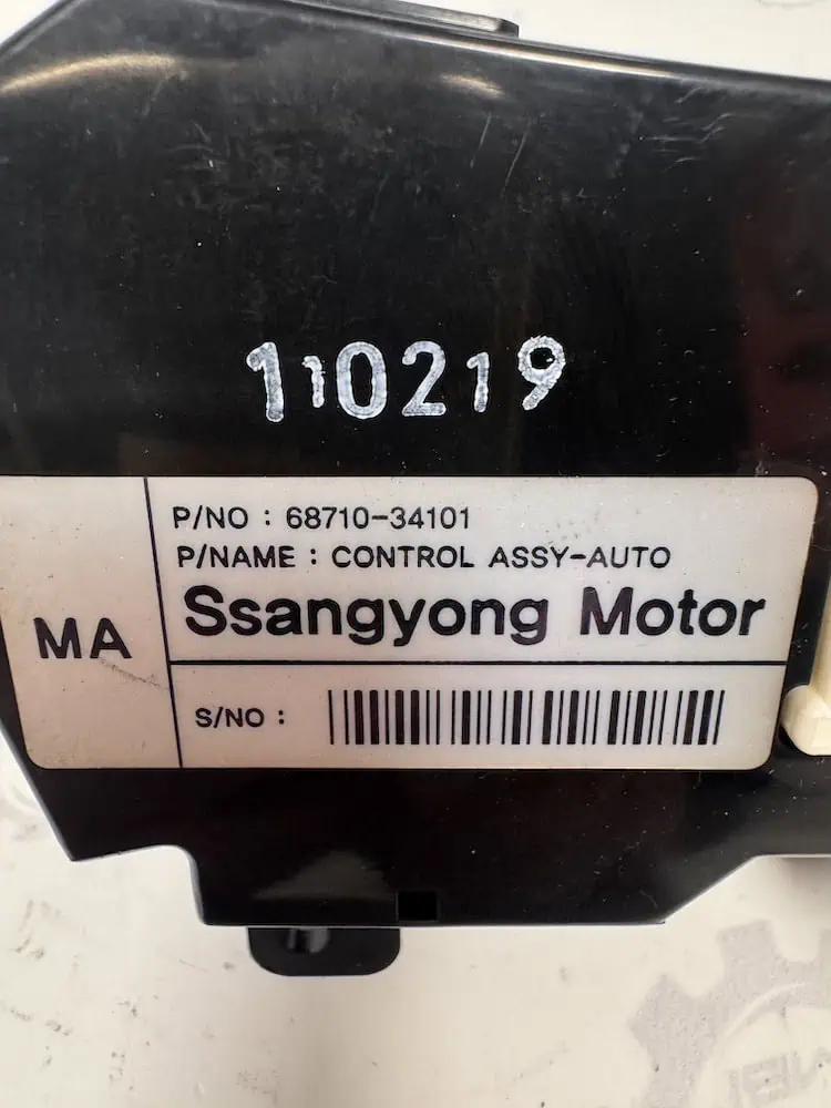 Comando Clima SsangYong Korando 2.0 XDI (129kw) - 6871034101