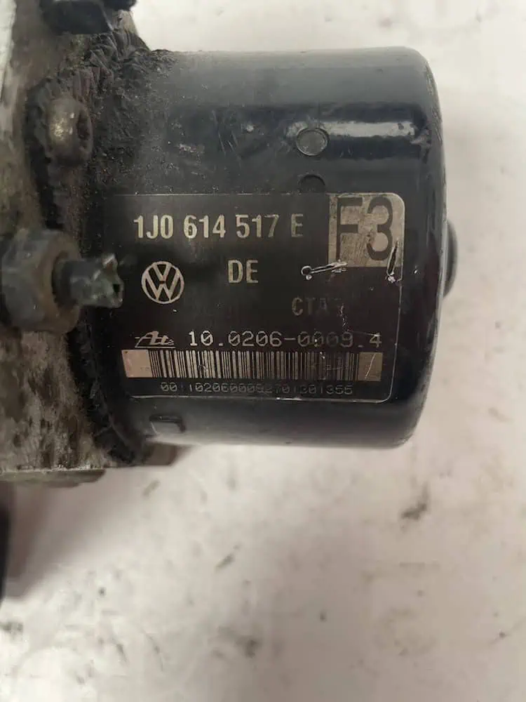 Centralina Pompa ABS Volkswagen Golf IV 1.9 TDI (74kw) - 1J0614517E