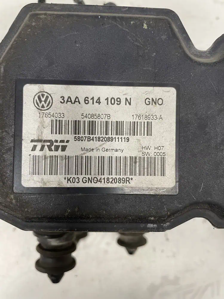Centralina Pompa ABS Volkswagen Passat 2.0 TDI (103kw) - 3AA614109N