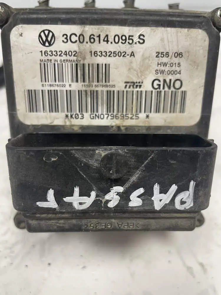3C0614095S-2 Centralina Pompa ABS Volkswagen Passat 2.0 8V TDI (103kw) - 3C0614095S