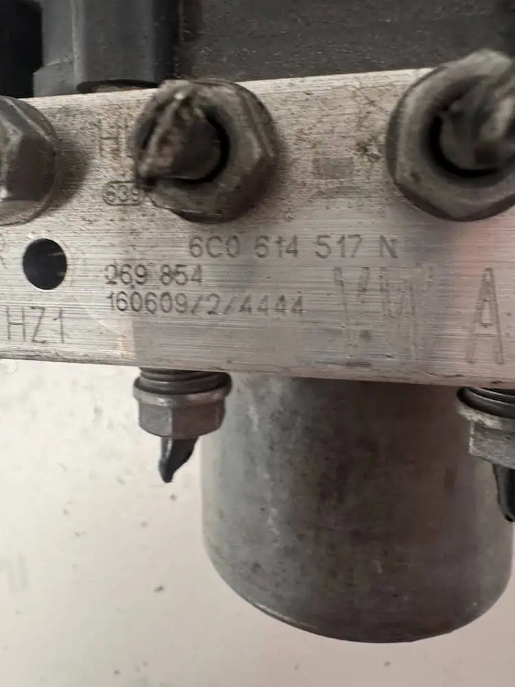 Centralina Pompa ABS Volkswagen Polo 1.0 Benzina (44kw) - 6C0614517N