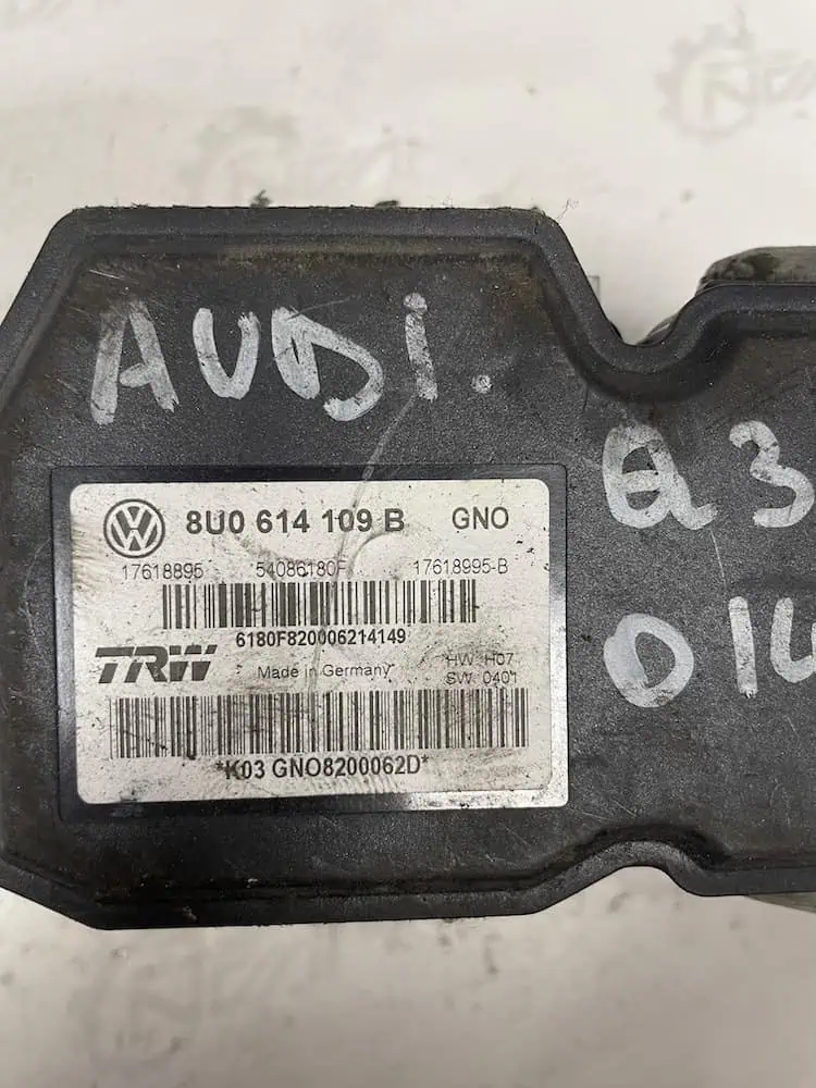 8U0614109B-1 Centralina Pompa ABS Audi Q3 2.0 TFSI (125kw) - 8U0614109B