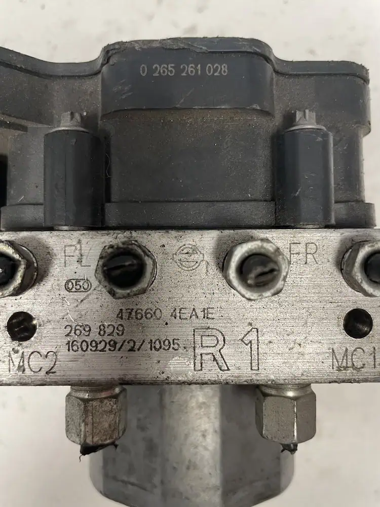 0265261028-1 Centralina Pompa ABS Nissan Qashqai 1.5 dCi (81kw) - 0265261028