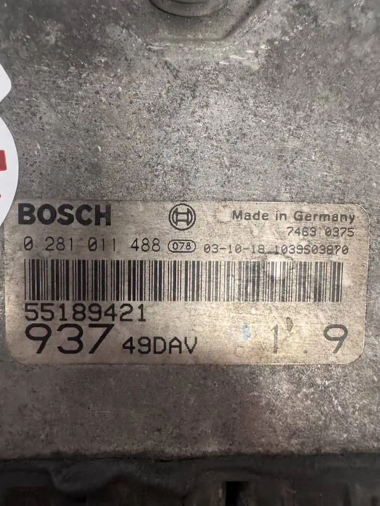 Centralina Motore Alfa Romeo 147 1.9 JTD (85kw) - 0281011488