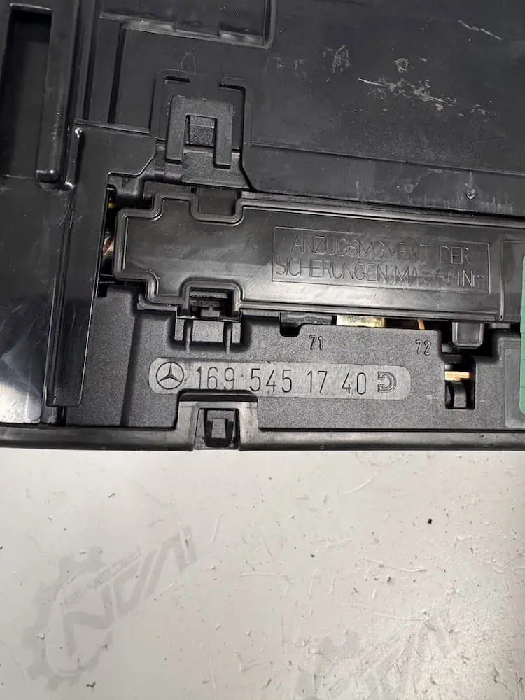 1695451740-2 Centralina Body Computer Mercedes-Benz Classe B 2.0 CDI (103kw) - 1695451740