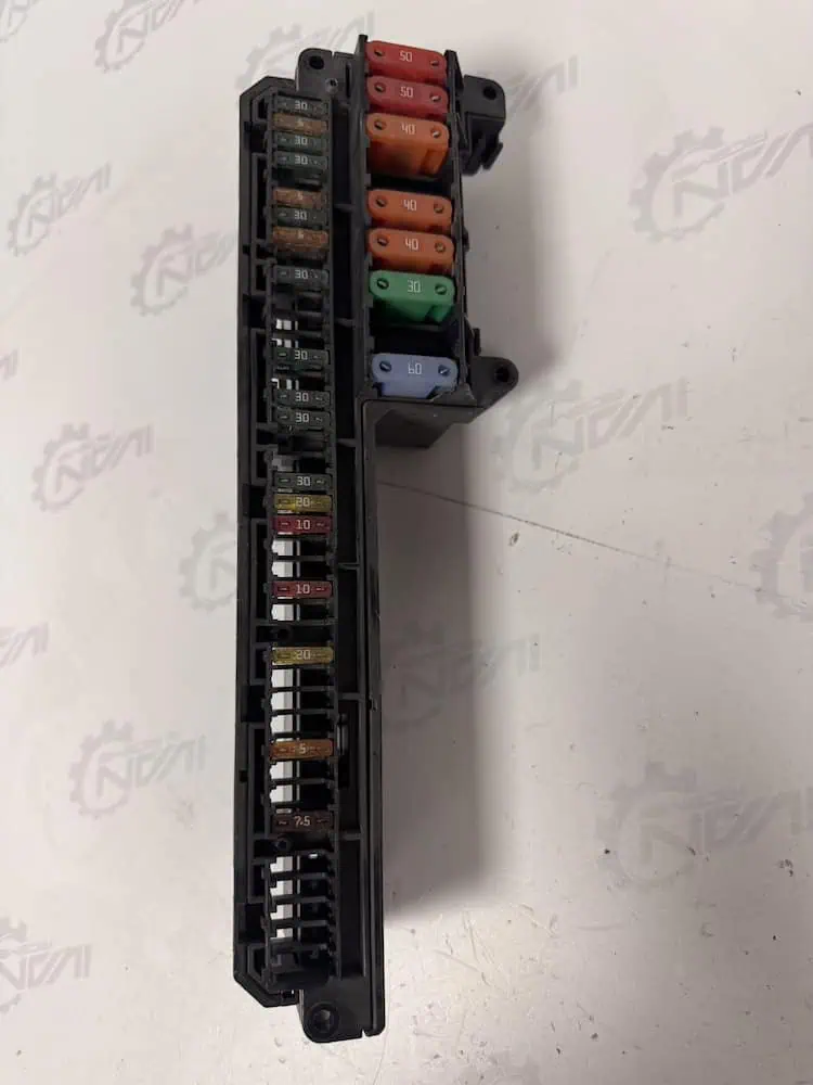 6114695733001-1 Centralina Porta Fusibili Bmw Serie 5 525 d (130kw) - 6114695733001