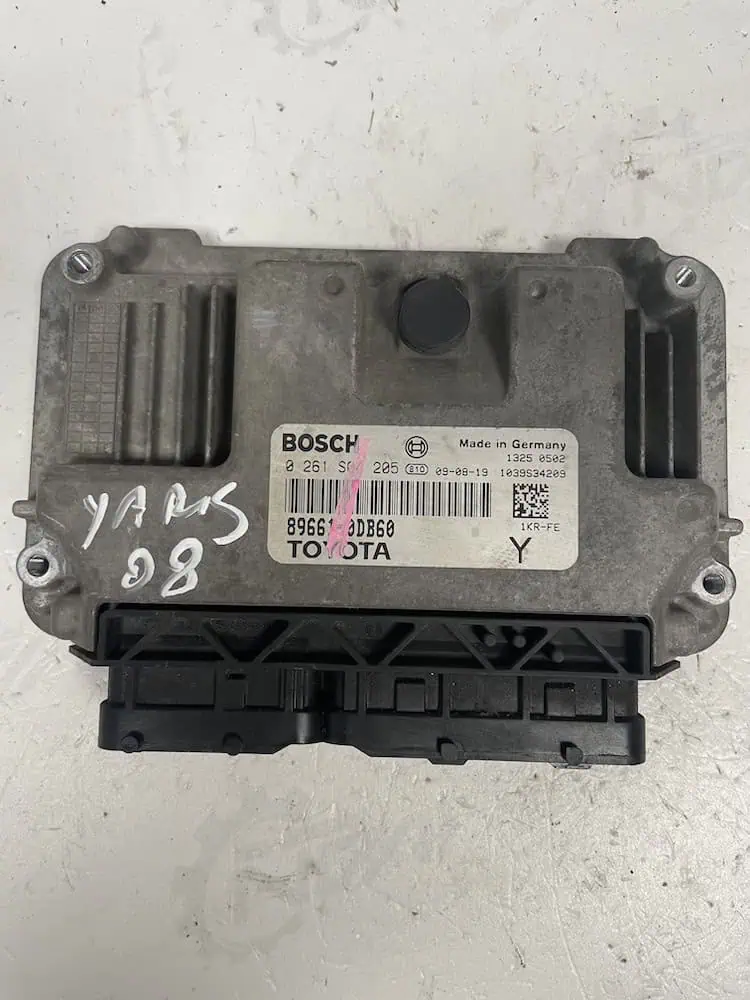 Centralina Motore Toyota Yaris 1.0 12V (51kw) - 0261S04205