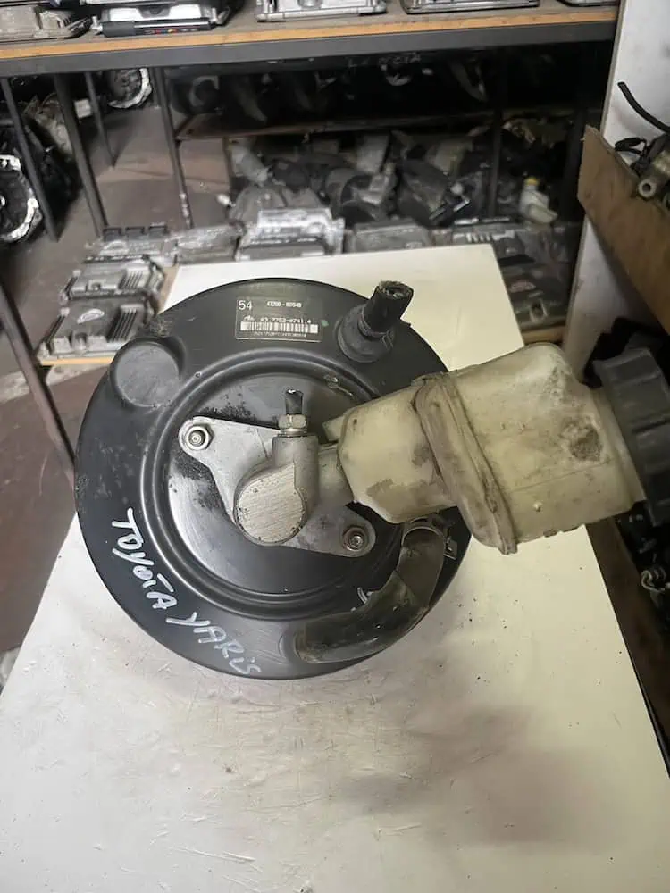 Servofreno Toyota Yaris 1.0 Benzina 16V (48kw) - 472000D540