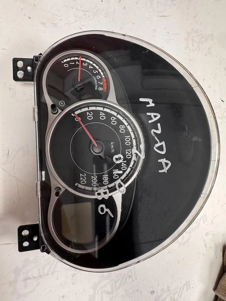 Quadro Strumenti Mazda 2 1.3 Benzina (55kw) - D01J55430