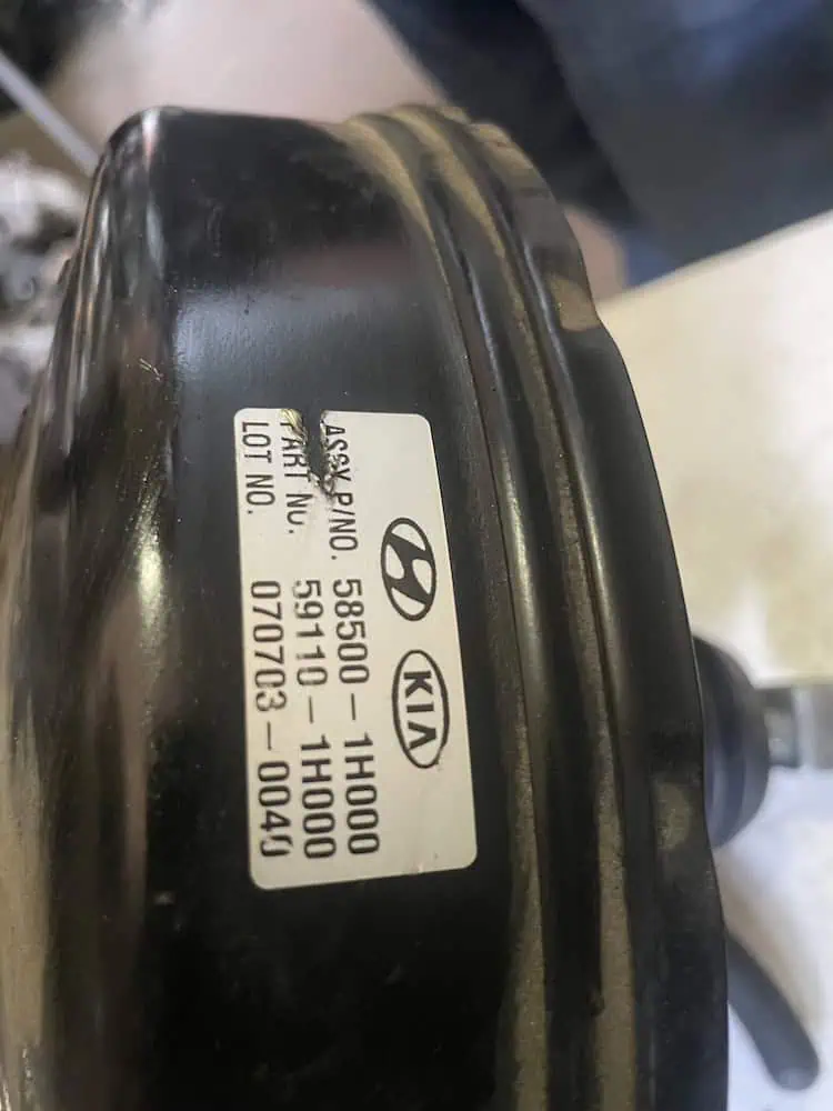 Servofreno Hyundai i30 1.4 16V (80kw) - 585001H000