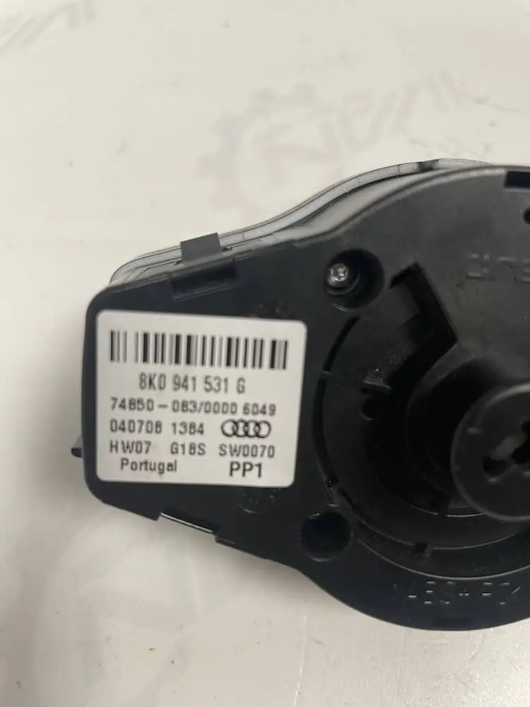 Interruttore Luci Audi A4 2.0 16V TDI (105kw) - 8K0941531G