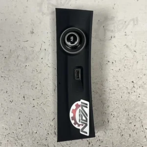 00505493820-1 Porta USB/Accendisigari Alfa Romeo Stelvio 2.2 JTDm (140kw) – 00505493820