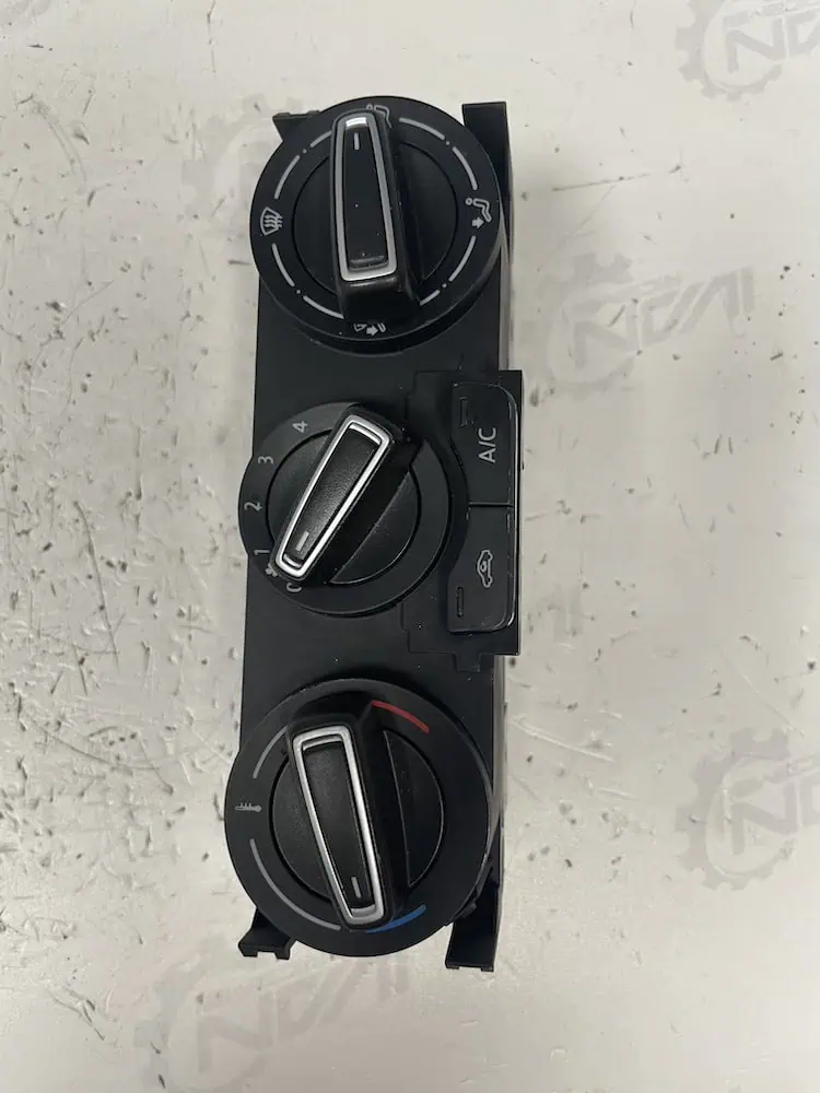 Comandi Clima Volkswagen Polo 1.4 TDi (55kw) – 6C0820045A