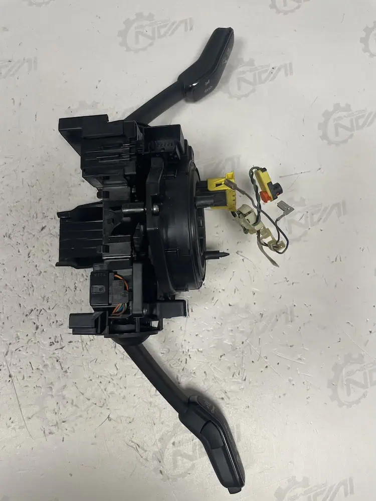 Devioluci Auto Volkswagen Polo 1.0 12V (44kw) – 6C0953513A