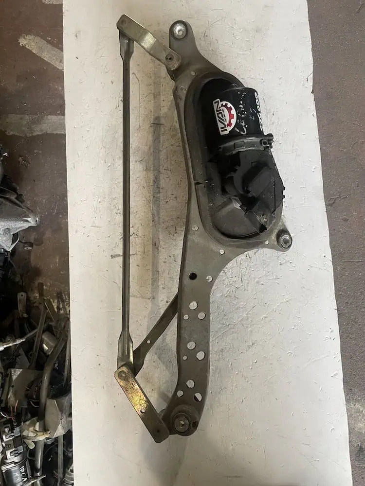 8200000525-1 Motorino Tergicristallo Anteriore Renault Laguna 1.9 dCi (88kw) – 8200000525