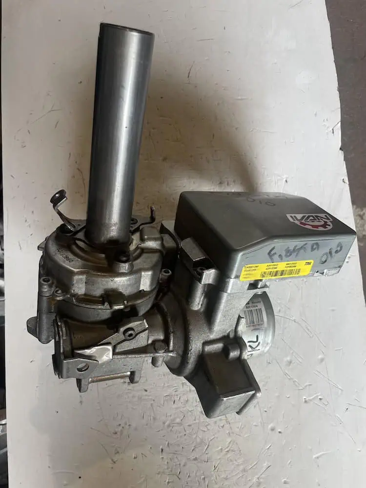 Piantone Sterzo Elettrico Ford Fiesta 1.6 Diesel (70kw) – 8V513C529KL