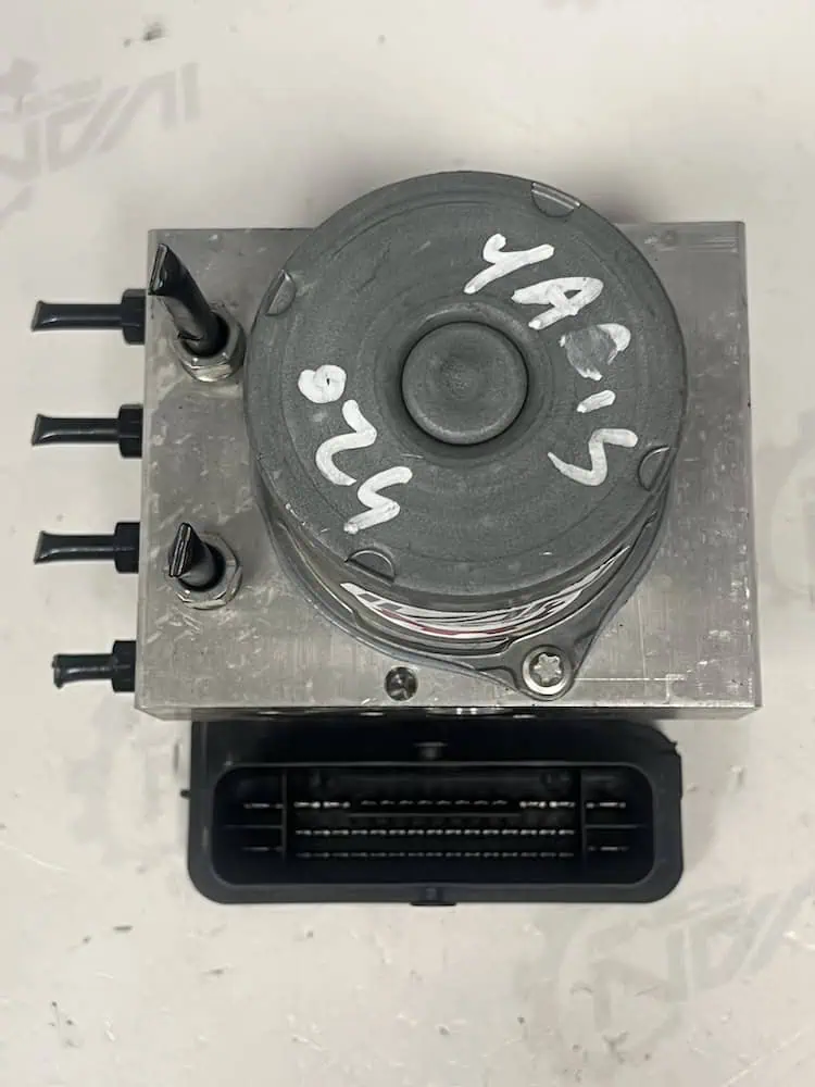 Centralina Pompa ABS Toyota Yaris 1.5 Hybrid (2020 >) – 0265957117