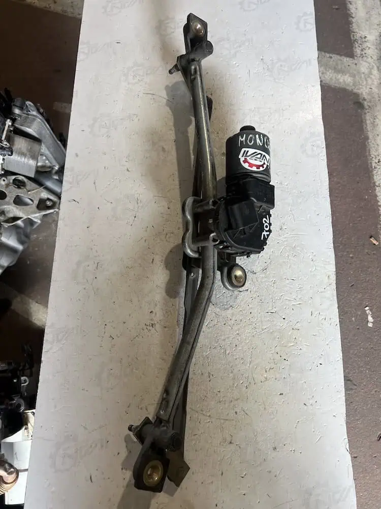 Motorino Tergicristallo Anteriore Ford Mondeo 2.0 TDCi (00-07) – 0390211702