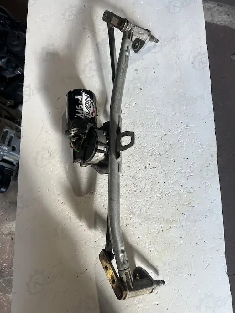 Motorino Tergicristallo Anteriore Volkswagen Golf IV 1.4 16V (97-05) – 0390241151