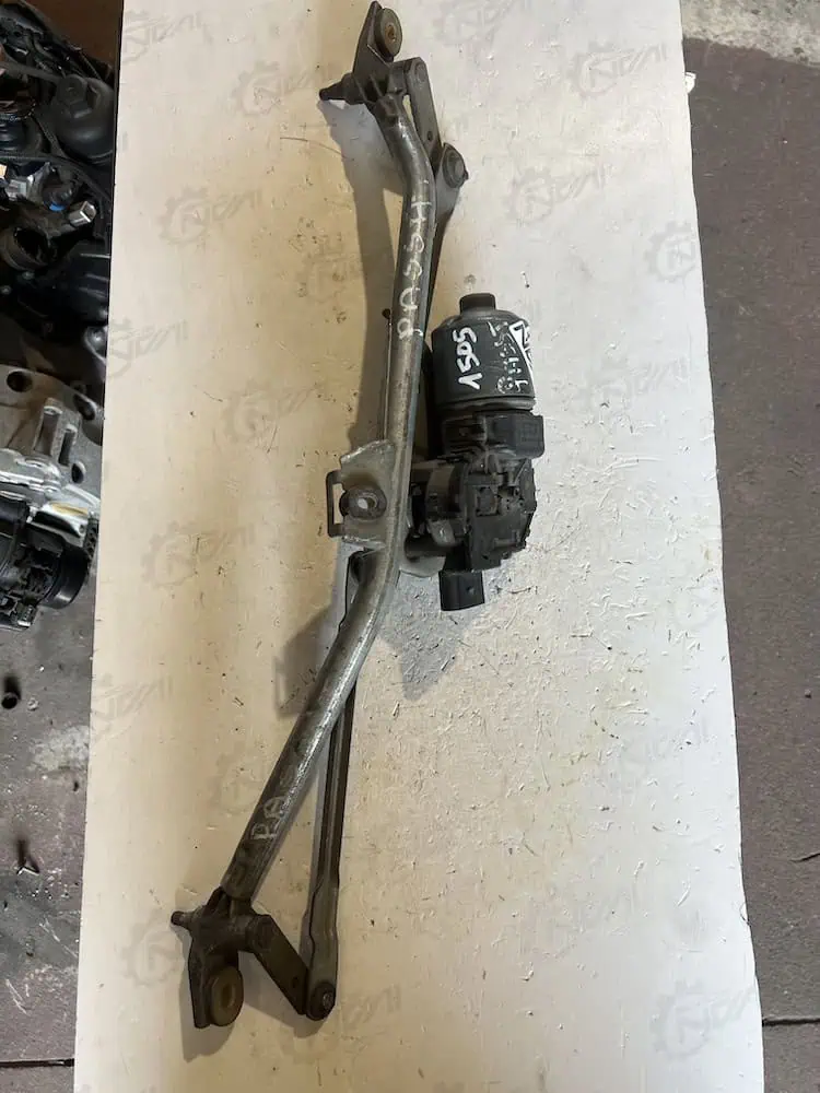 Motorino Tergicristallo Anteriore Volkswagen Passat 2.0 TDI (00-05) – 0390241505