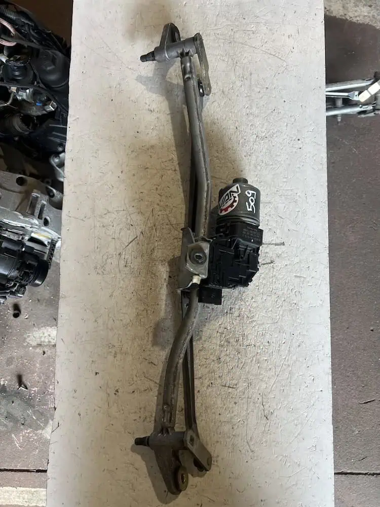0390241509-1 Motorino Tergicristallo Anteriore Audi A4 2.0 16V TDI (103kw) – 0390241509