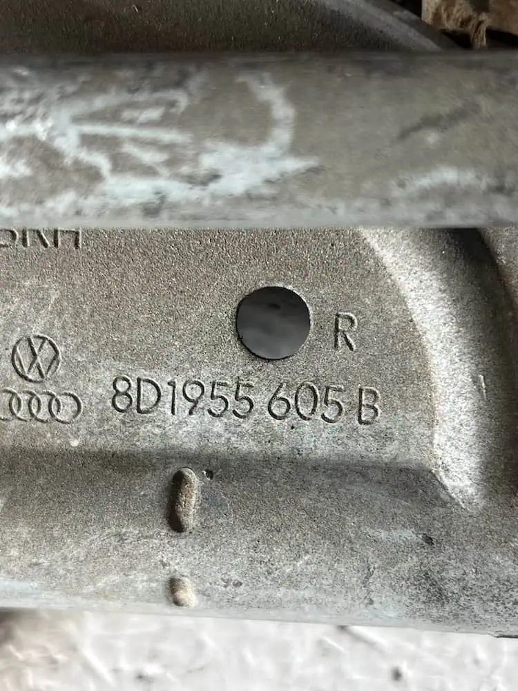 Motorino Tergicristallo Anteriore Volkswagen Passat 1.9 TDI (02-08) – 0390241528