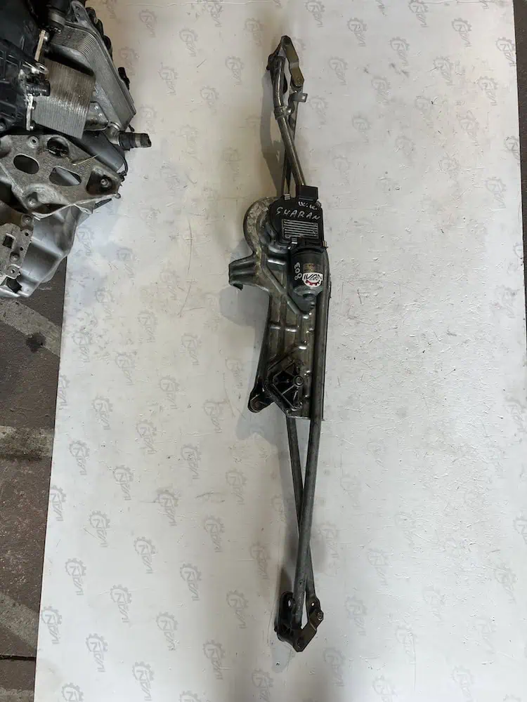 Motorino Tergicristallo Anteriore Volkswagen Sharan 2.0 Benzina (95-10) – 0390241803
