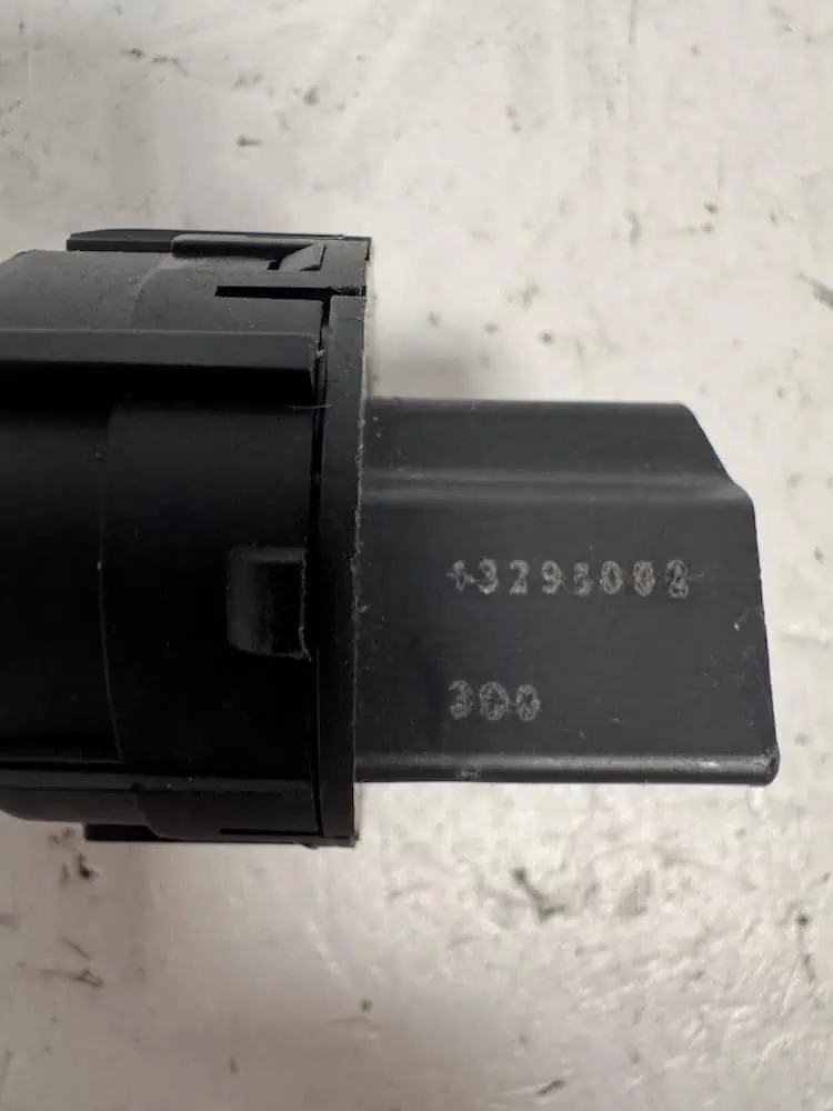 Interruttore Controllo Stabilità Saab 9-5 2.0 TiD 16V (118kw) – 13295002