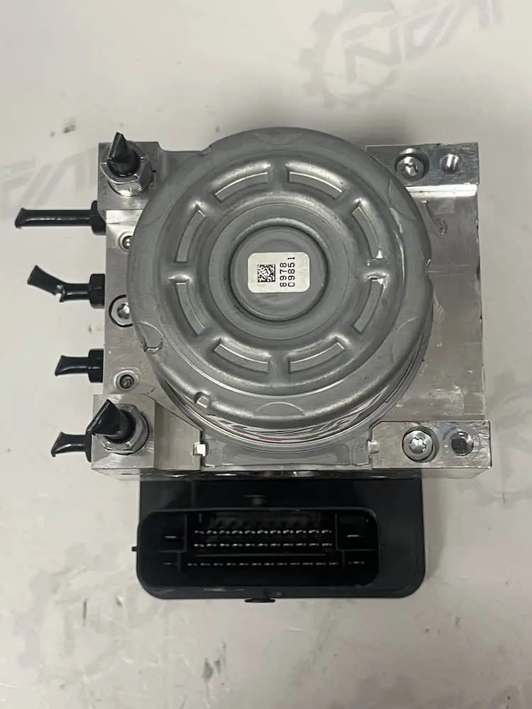Centralina Pompa ABS Toyota Aygo X 1.0 VVT-i (2022 >) – 445400H160