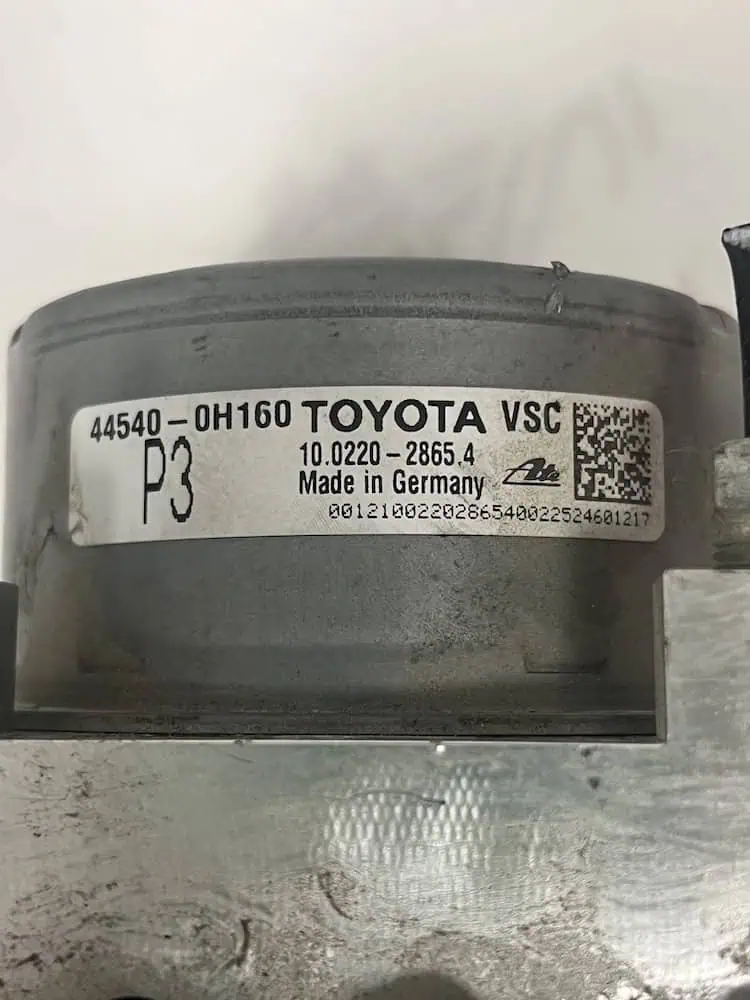 Centralina Pompa ABS Toyota Aygo X 1.0 VVT-i (2022 >) – 445400H160