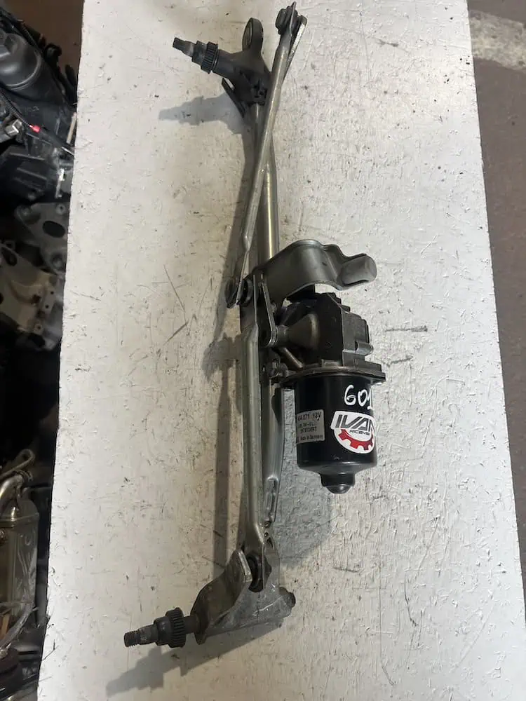 Motorino Tergicristallo Anteriore Bmw Serie 1 (E87) 120d (04-13) – 692570601