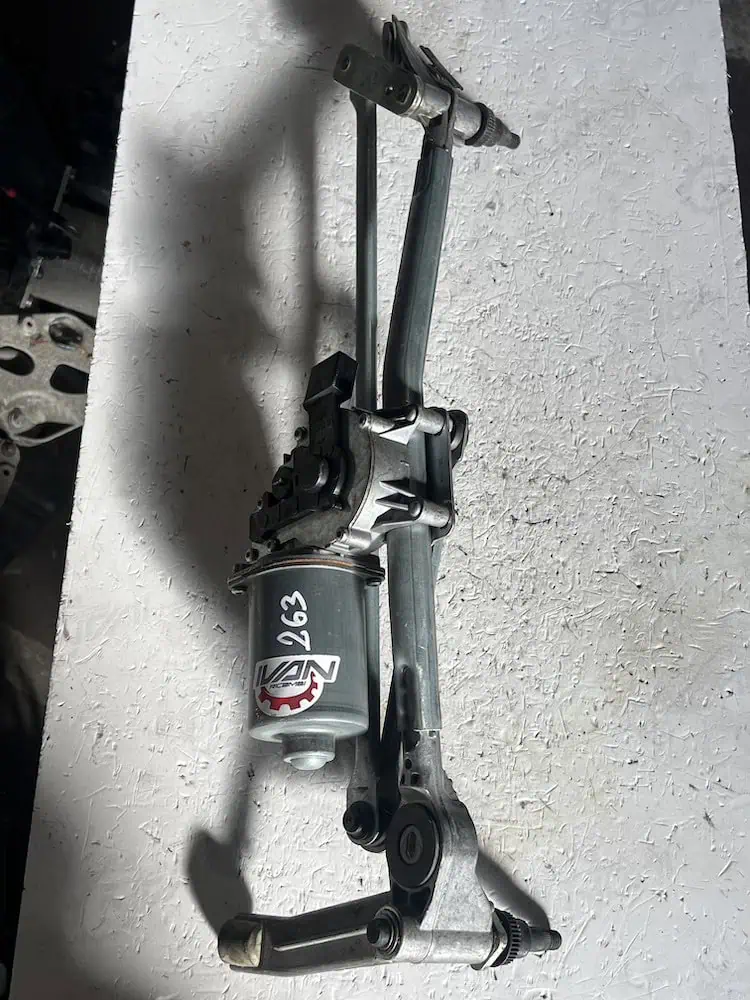 Motorino Tergicristallo Anteriore Bmw Serie 3 320d Touring (05-13) – 697826301