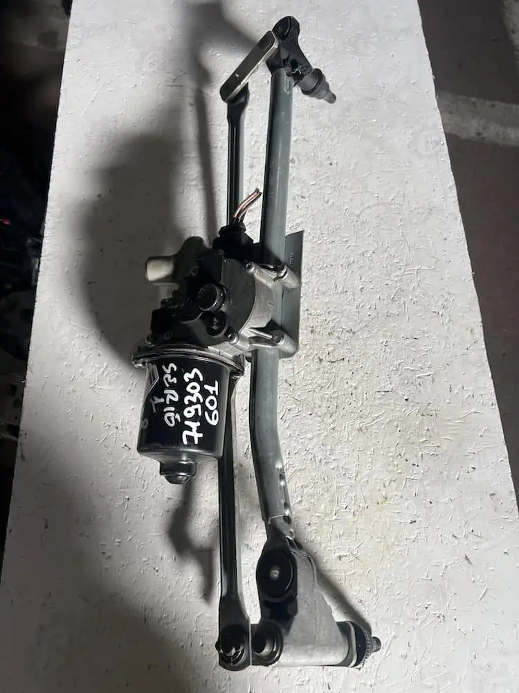719303601-1 Motorino Tergicristallo Anteriore Bmw Serie 1 120d (04-13) – 719303601