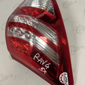 8156142120-1 Stop/Fanale Posteriore SX Toyota Rav4 2.2 D-4D (10-13) - 8156142120