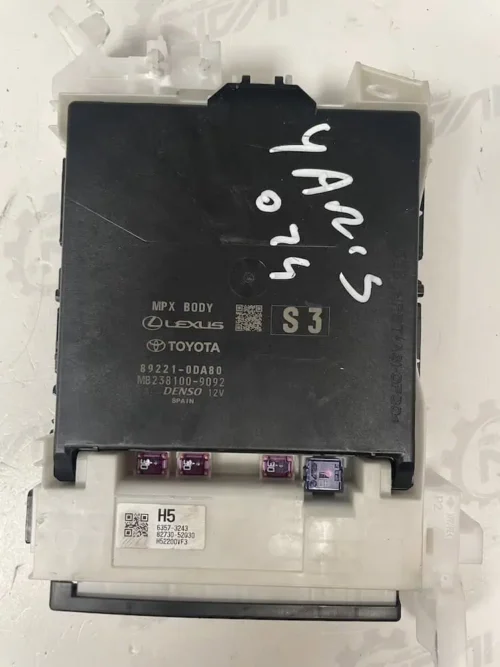 892210DA80-1 Centralina Body Computer Toyota Yaris 1.5 Hybrid (2020 >) – 892210DA80
