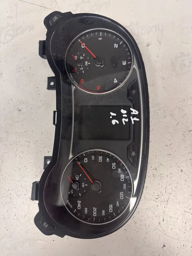 Quadro Strumenti Audi A1 2.0 TDI (105kw) – 8X0920930D