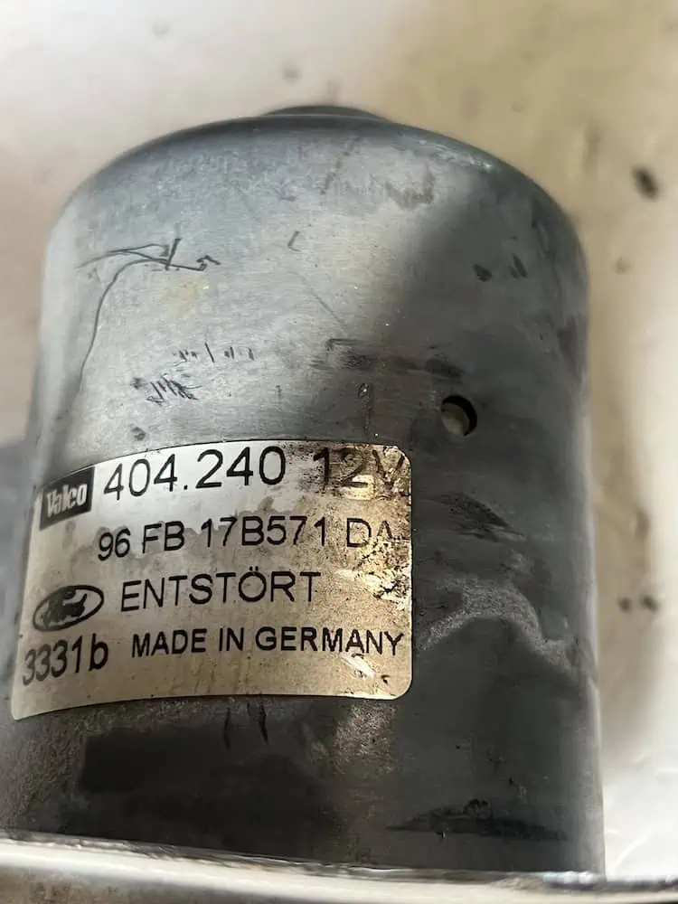 96FB17B571DA-2 Motorino Tergicristallo Anteriore Ford Fiesta 1.8 D (95-02) – 96FB17B571DA